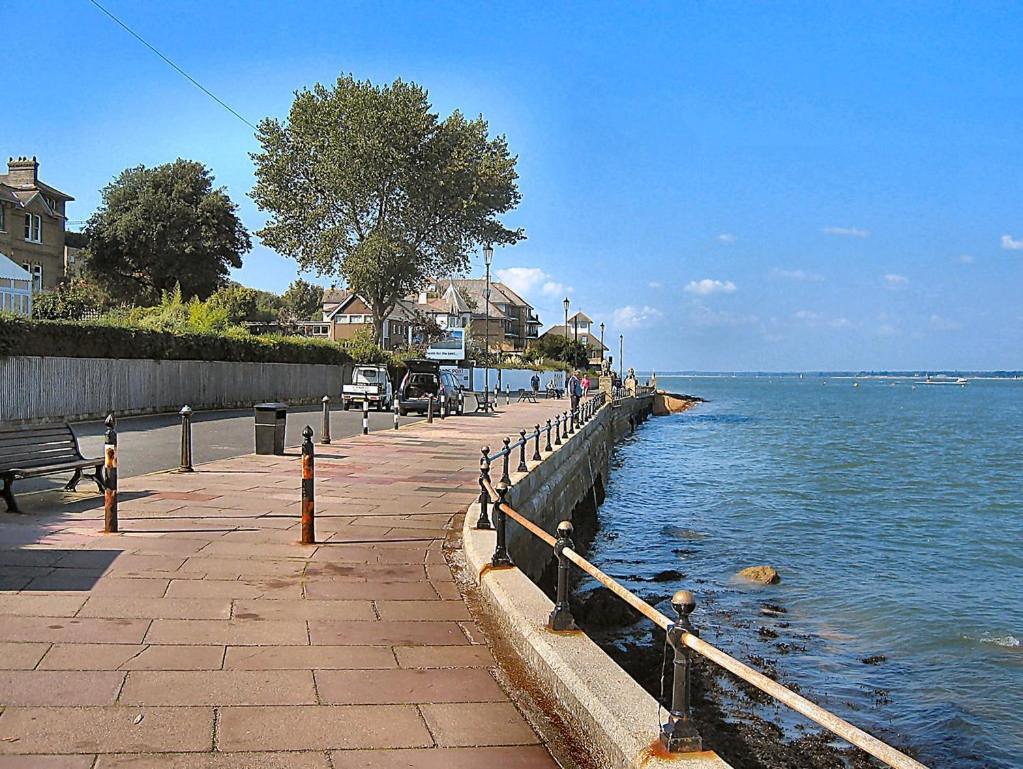 Crofton House Garden Apartment Ryde  Esterno foto